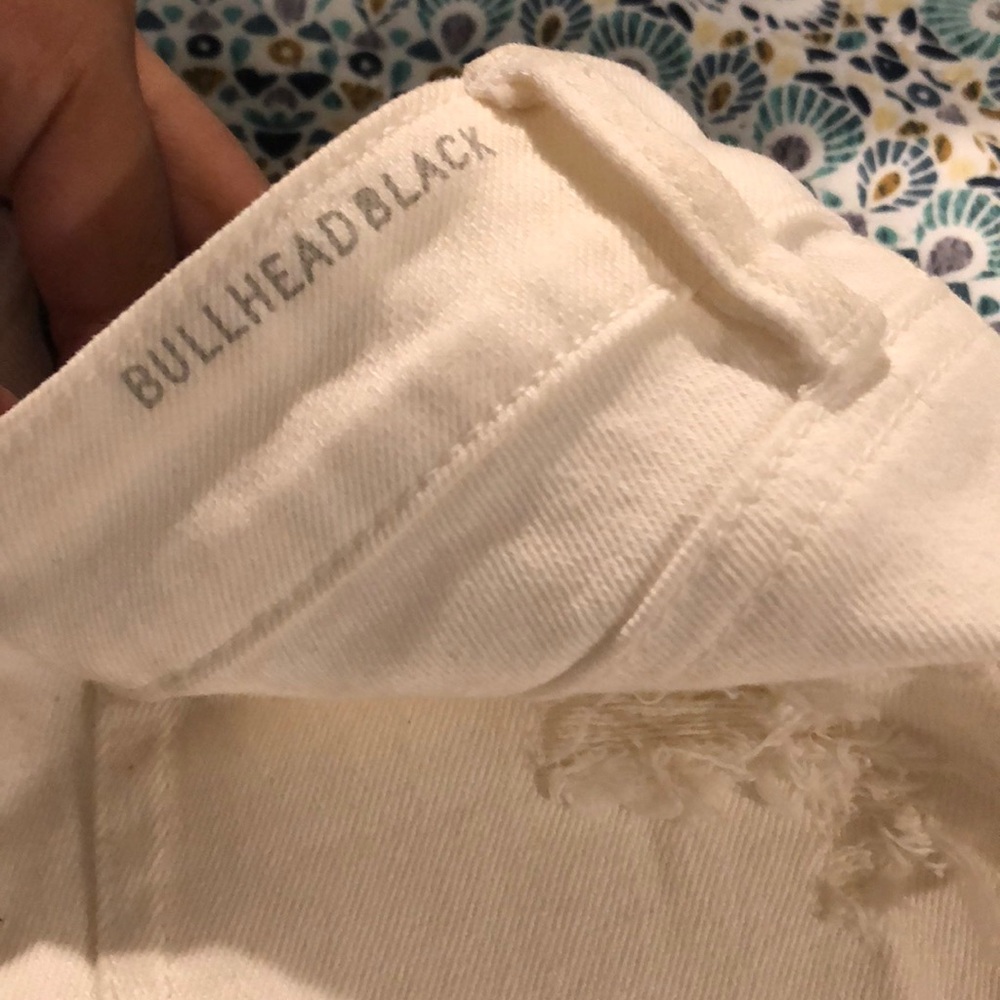 Distressed jeans - Picture 4 of 4